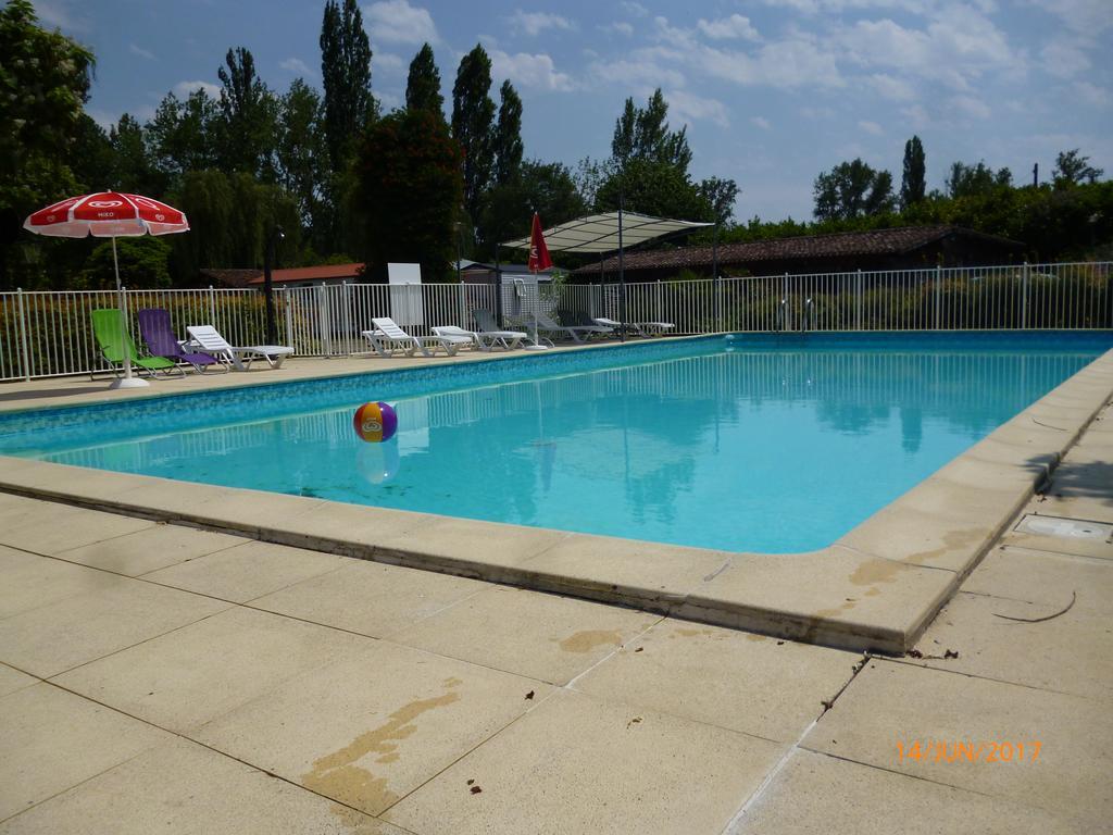 Camping Le Mouliat Moncrabeau Exterior foto